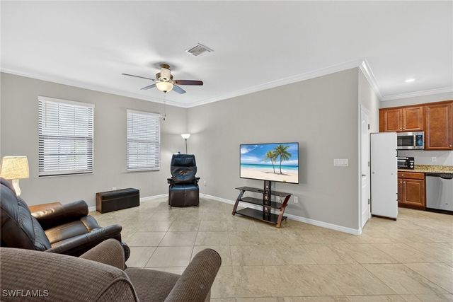 9442 Greenleigh CT, Naples, FL 34120