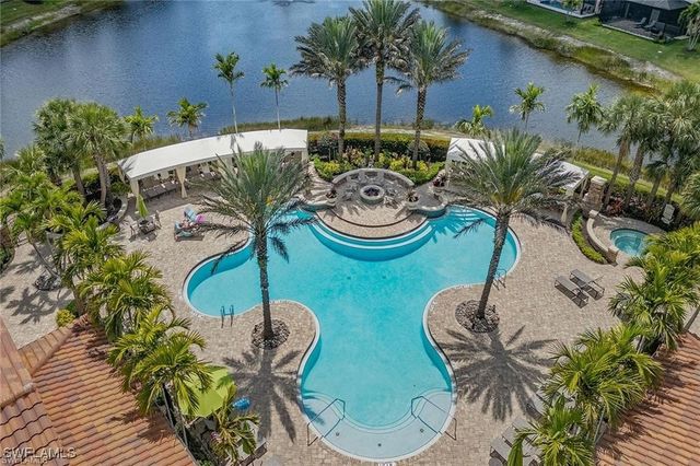 9442 Greenleigh CT, Naples, FL 34120