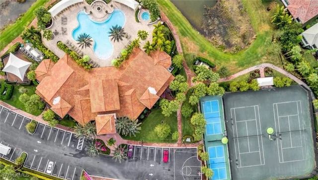 9442 Greenleigh CT, Naples, FL 34120