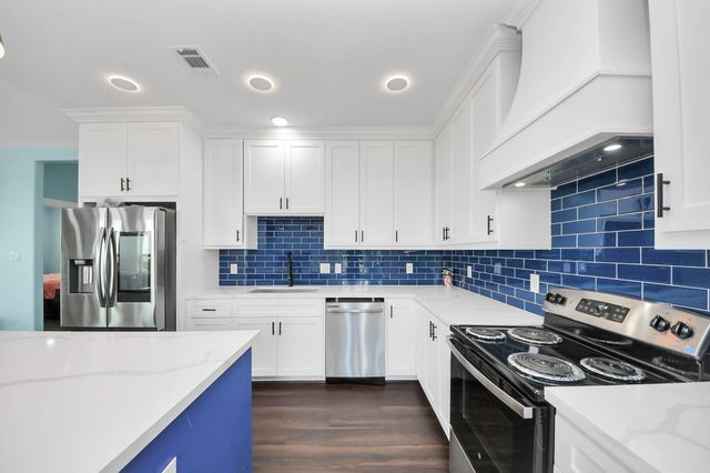 1309 24th Street, Dickinson, TX 77539