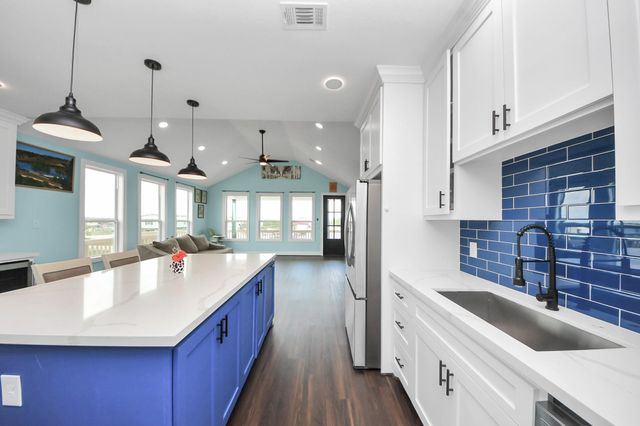 1309 24th Street, Dickinson, TX 77539