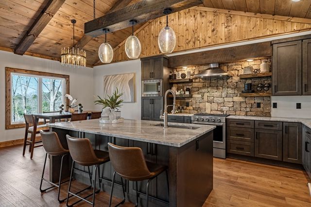 698 Oak Ridge Way, Ellijay, GA 30536