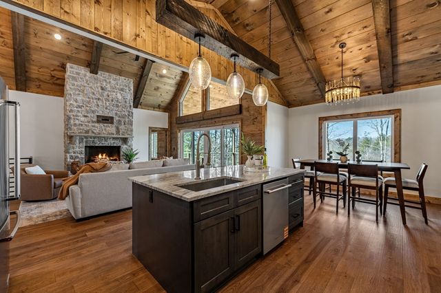 698 Oak Ridge Way, Ellijay, GA 30536