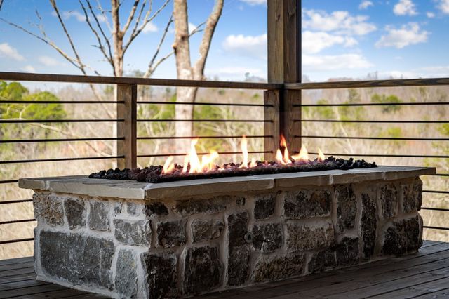 698 Oak Ridge Way, Ellijay, GA 30536