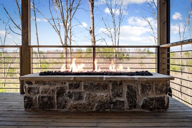 698 Oak Ridge Way, Ellijay, GA 30536