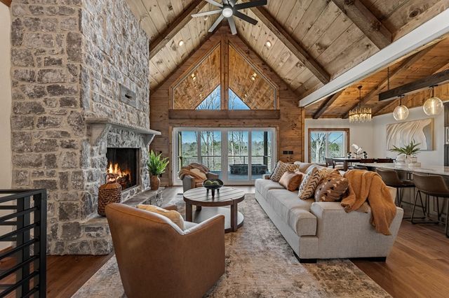 698 Oak Ridge Way, Ellijay, GA 30536