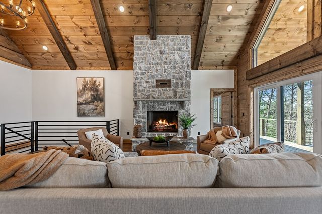 698 Oak Ridge Way, Ellijay, GA 30536