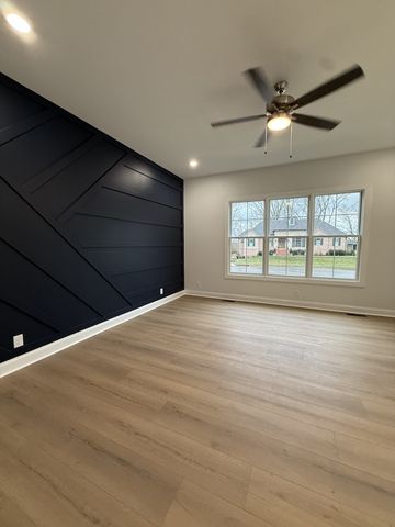 879 Shady Bluff Trl, Clarksville, TN 37043