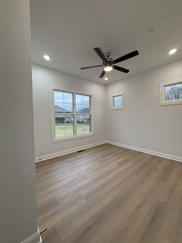 879 Shady Bluff Trl, Clarksville, TN 37043