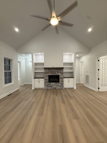 879 Shady Bluff Trl, Clarksville, TN 37043