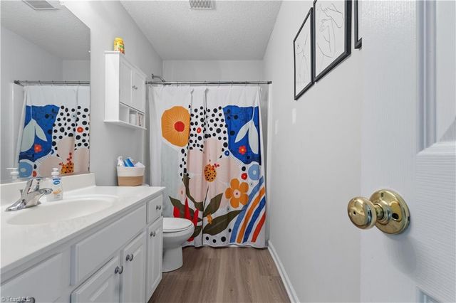 3047 Canterbury Park Drive, Winston-salem, NC 27127