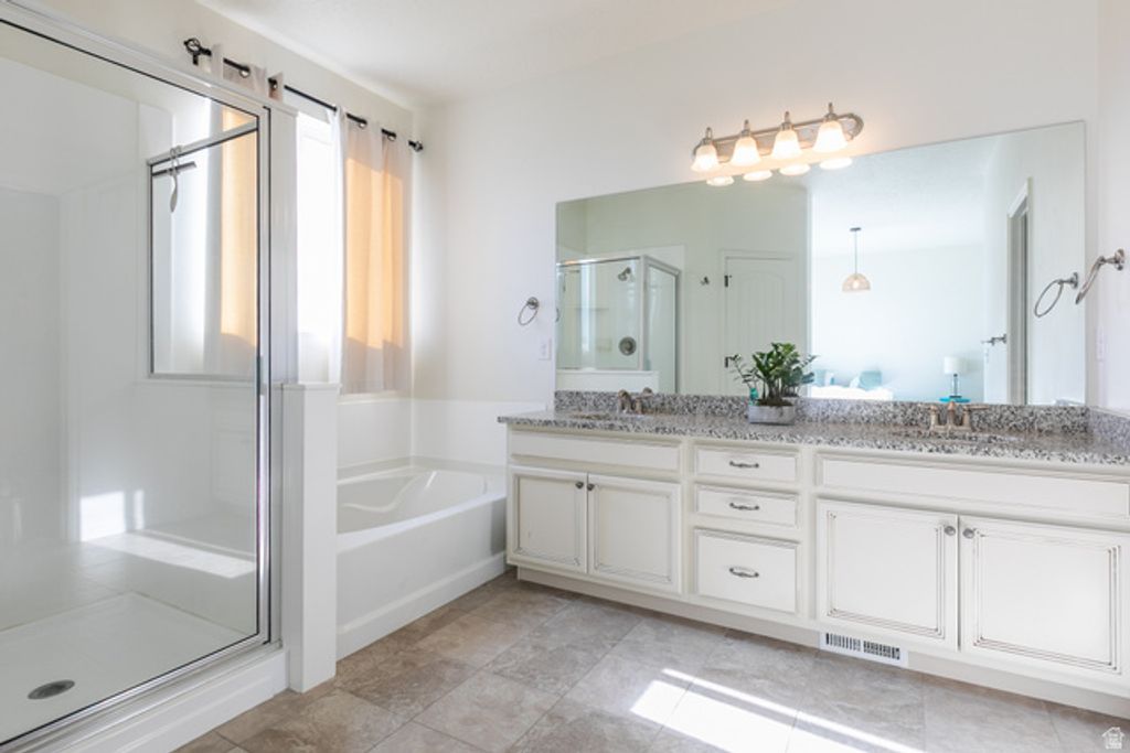 Image 17 of property listing at 3842 S 5675 W, Hooper, UT 84315