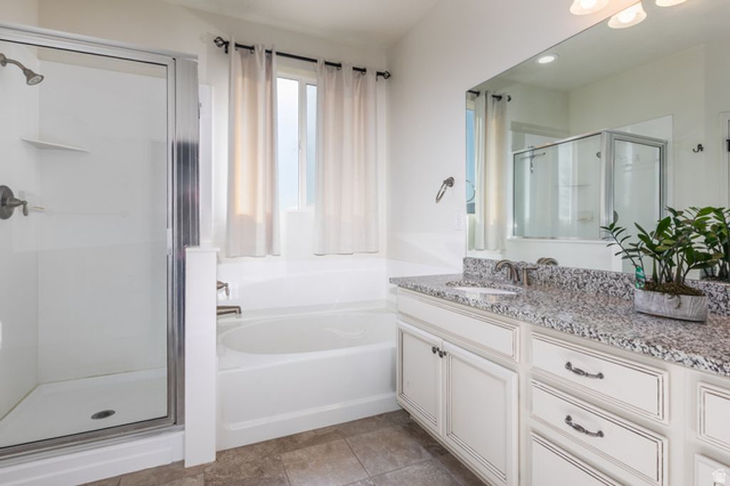 Image 18 of property listing at 3842 S 5675 W, Hooper, UT 84315
