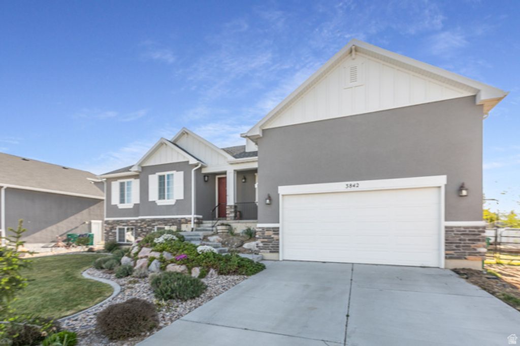 Image 3 of property listing at 3842 S 5675 W, Hooper, UT 84315