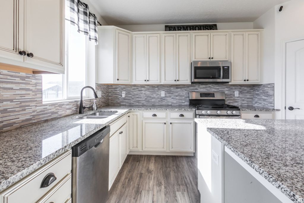 Image 10 of property listing at 3842 S 5675 W, Hooper, UT 84315