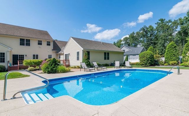 53 Queens Circle, Raynham, MA 02767