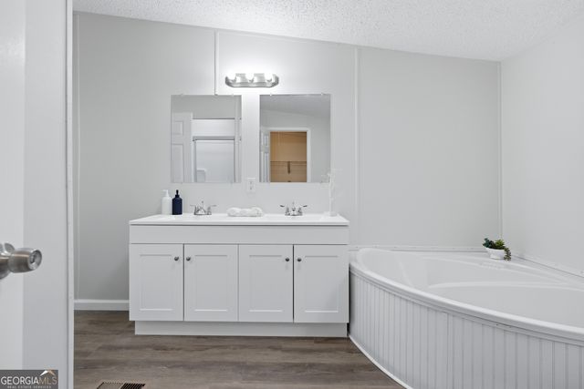 221 Friar Tuck Trail N, Murrayville, GA 30564