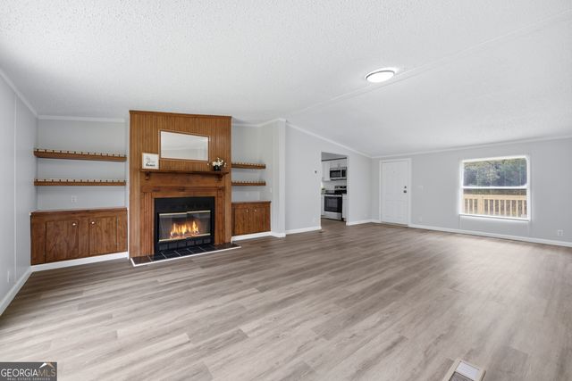 221 Friar Tuck Trail N, Murrayville, GA 30564