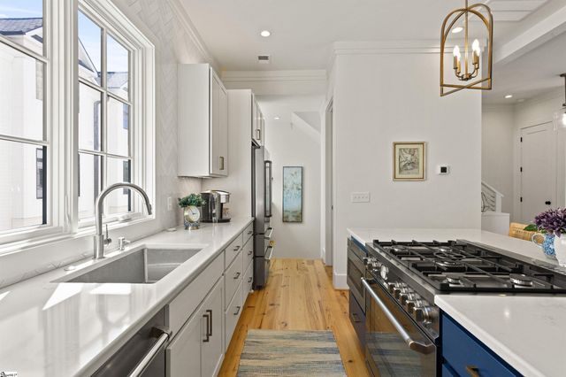 28 Claussen Avenue, Greenville, SC 29601