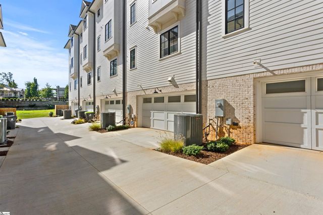 28 Claussen Avenue, Greenville, SC 29601