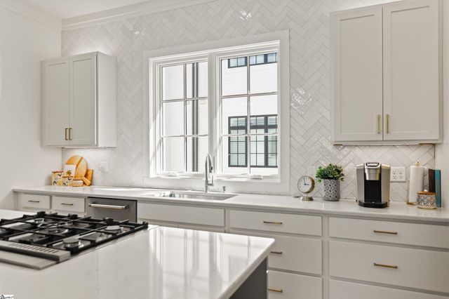 28 Claussen Avenue, Greenville, SC 29601