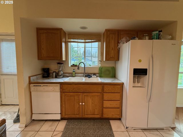 205 FAIR OAKS Rd, Oakland, OR 97462