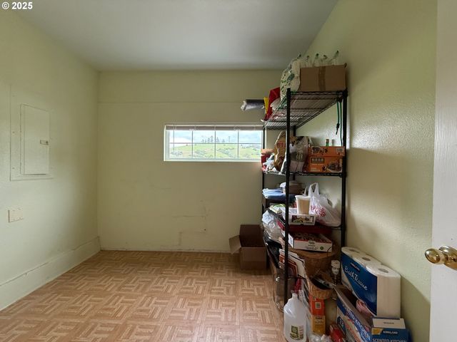 205 FAIR OAKS Rd, Oakland, OR 97462