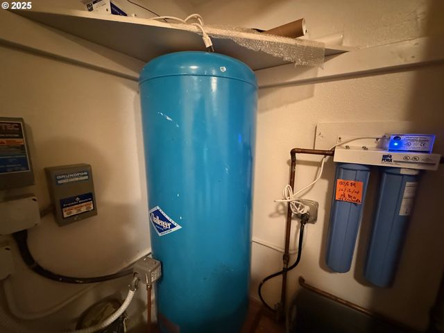 205 FAIR OAKS Rd, Oakland, OR 97462