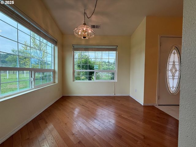 205 FAIR OAKS Rd, Oakland, OR 97462