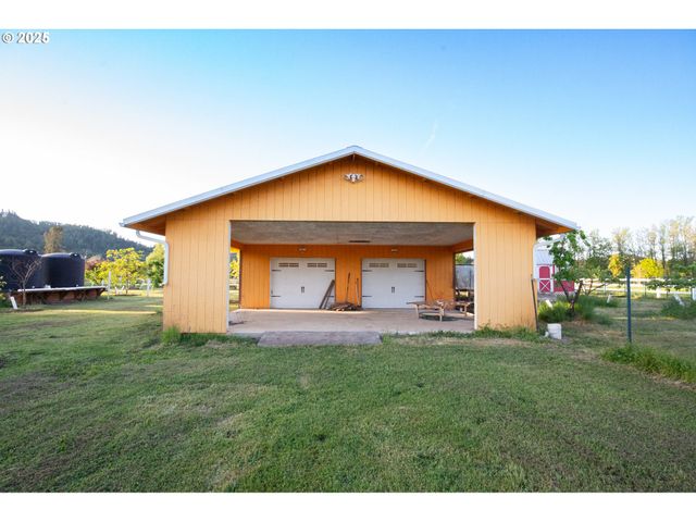 205 FAIR OAKS Rd, Oakland, OR 97462