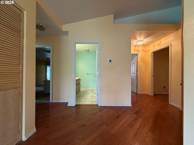 205 FAIR OAKS Rd, Oakland, OR 97462