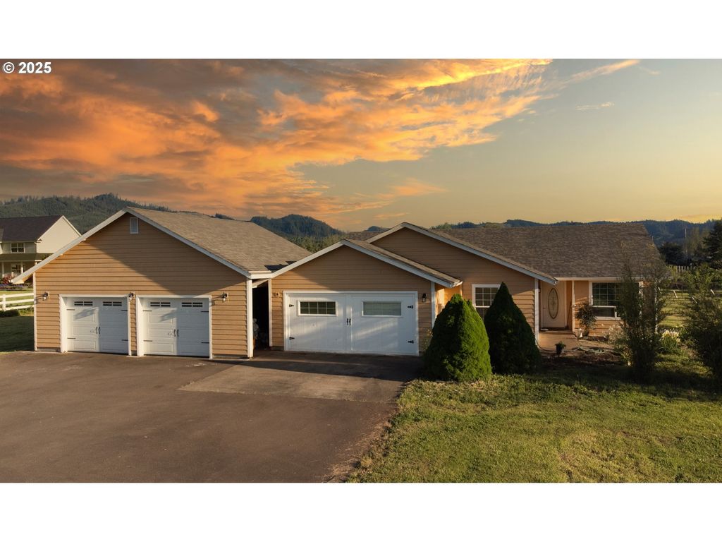 205 FAIR OAKS Rd, Oakland, OR 97462