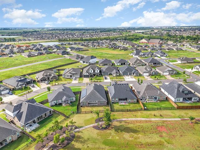 10501 NW 33rd Street, Yukon, OK 73099