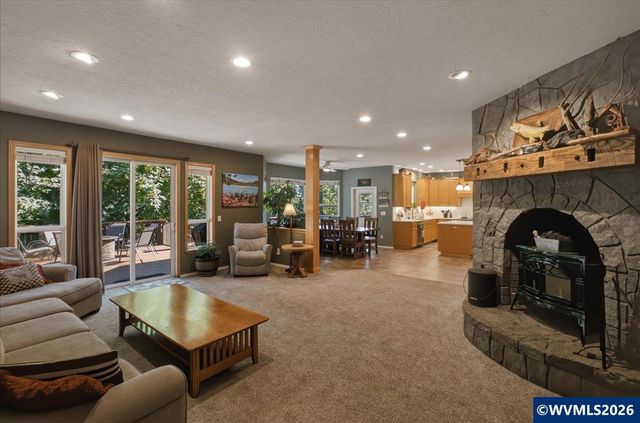 10102 Liberty Rd S, Salem, OR 97306