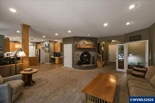 10102 Liberty Rd S, Salem, OR 97306