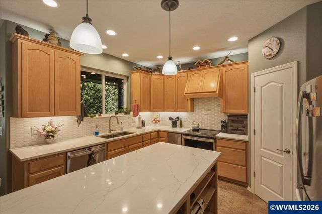 10102 Liberty Rd S, Salem, OR 97306