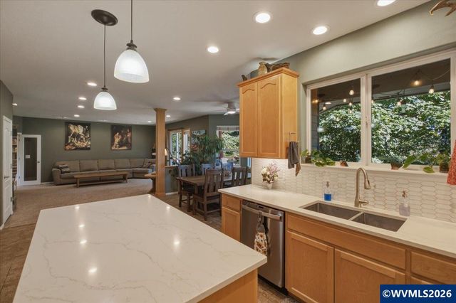 10102 Liberty Rd S, Salem, OR 97306