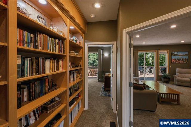 10102 Liberty Rd S, Salem, OR 97306