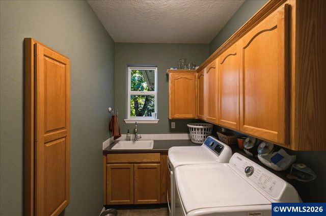 10102 Liberty Rd S, Salem, OR 97306