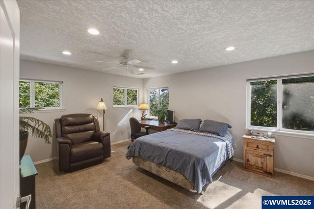 10102 Liberty Rd S, Salem, OR 97306