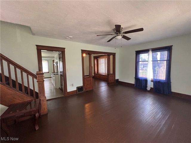 351 Laird Avenue NE, Warren, OH 44483