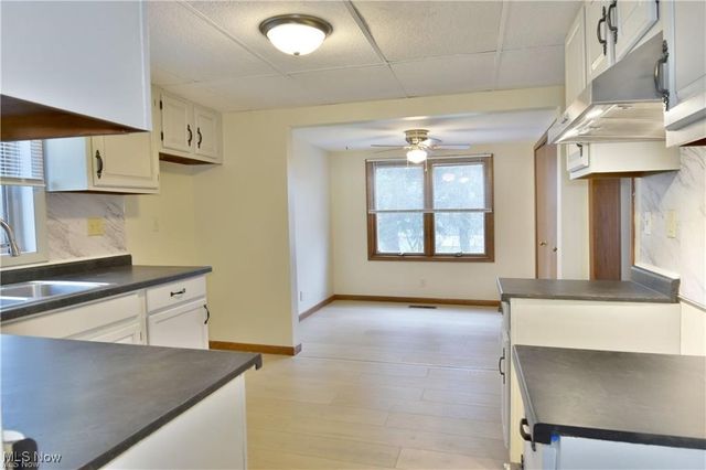 351 Laird Avenue NE, Warren, OH 44483