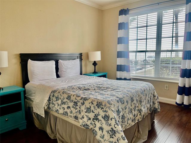 7000 Seawall Blvd 215, Galveston, TX 77551