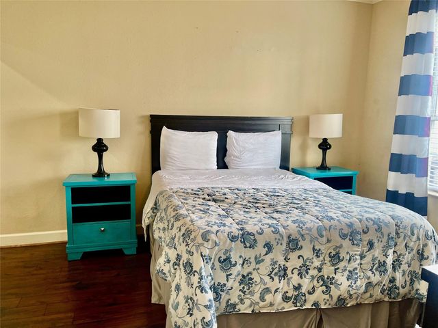 7000 Seawall Blvd 215, Galveston, TX 77551