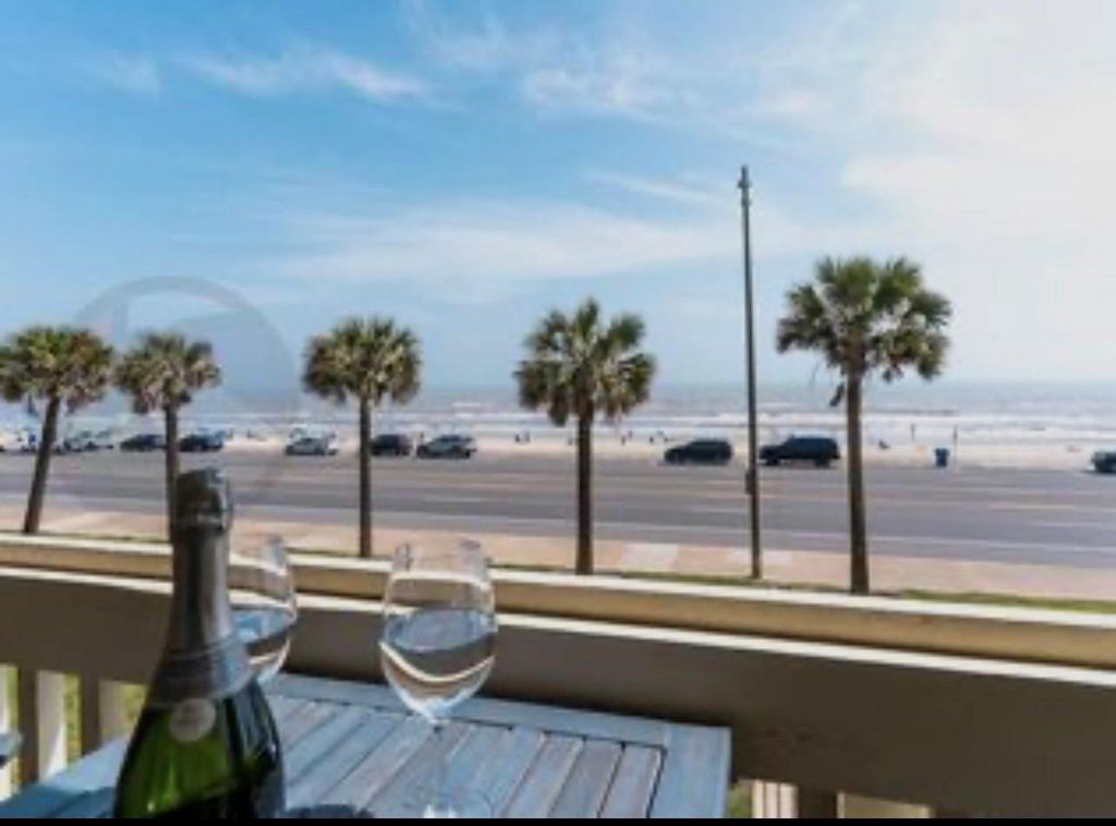 7000 Seawall Blvd 215, Galveston, TX 77551