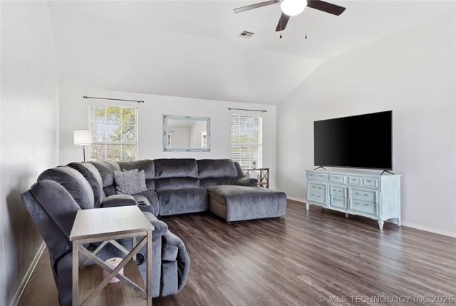 14720 S Moccasin Place, Sapulpa, OK 74066