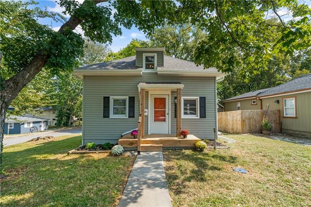 307 N Bradley Street, Harrisonville, MO 64701