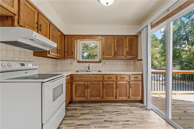 307 N Bradley Street, Harrisonville, MO 64701