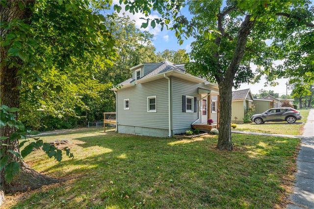 307 N Bradley Street, Harrisonville, MO 64701