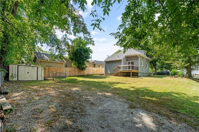 307 N Bradley Street, Harrisonville, MO 64701
